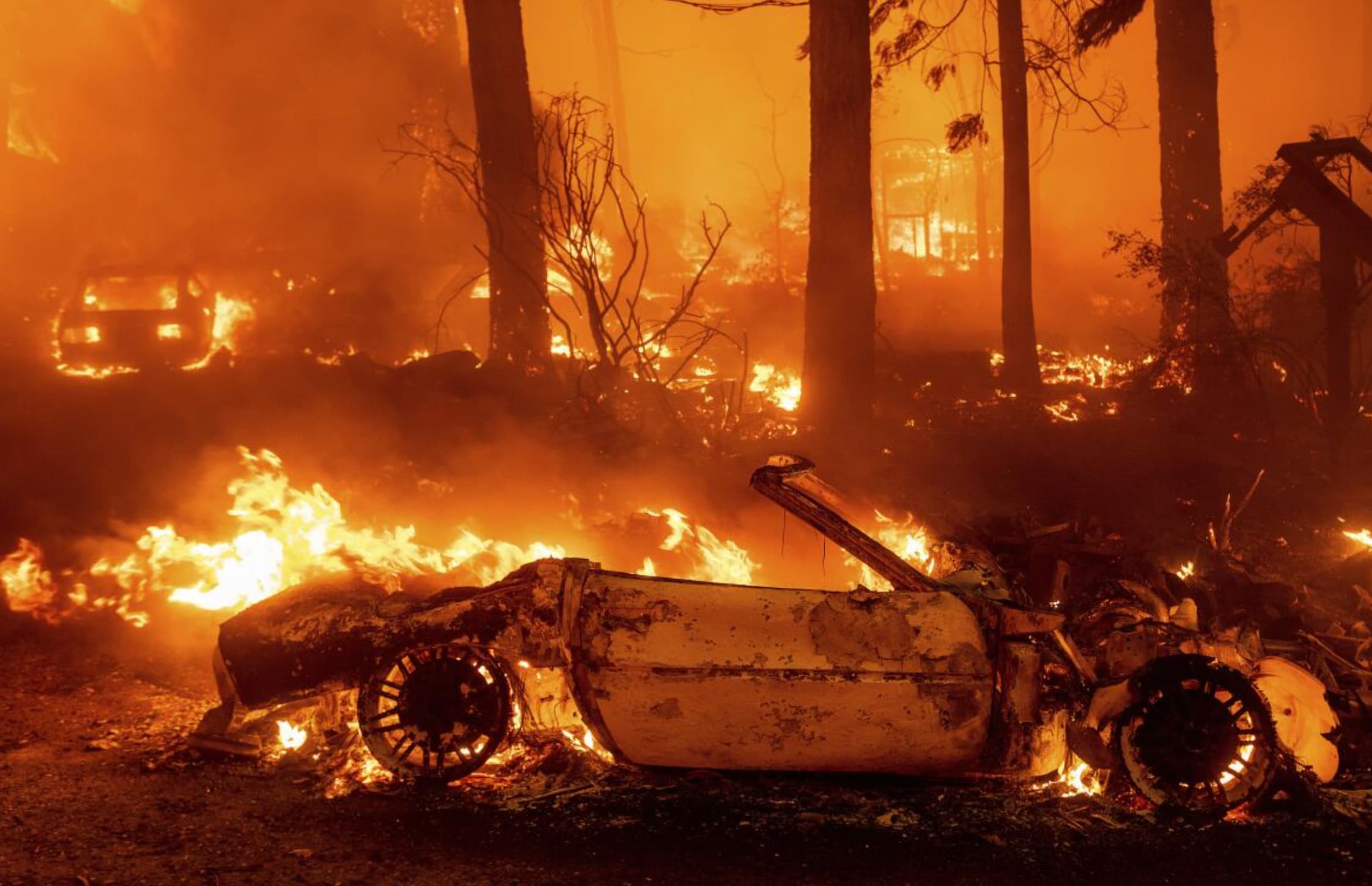 28 Disastrous Photos of the California Wildfires